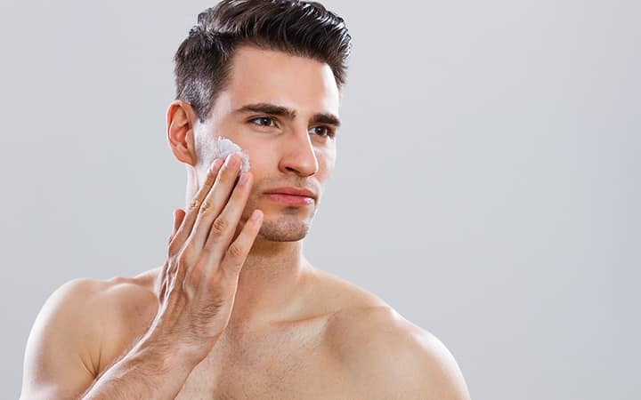 محصولات مراقبت از پوست مردان